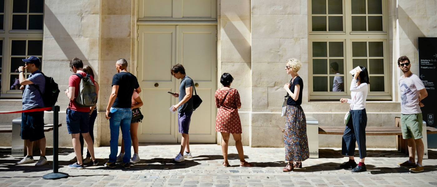 Service-Team beantwortet Kundenanfragen mit KI-Assistenten